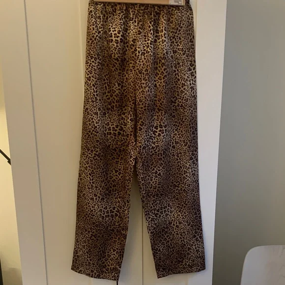 Animal print cheetah Leopard Print satin Pants - Picture 2 of 5